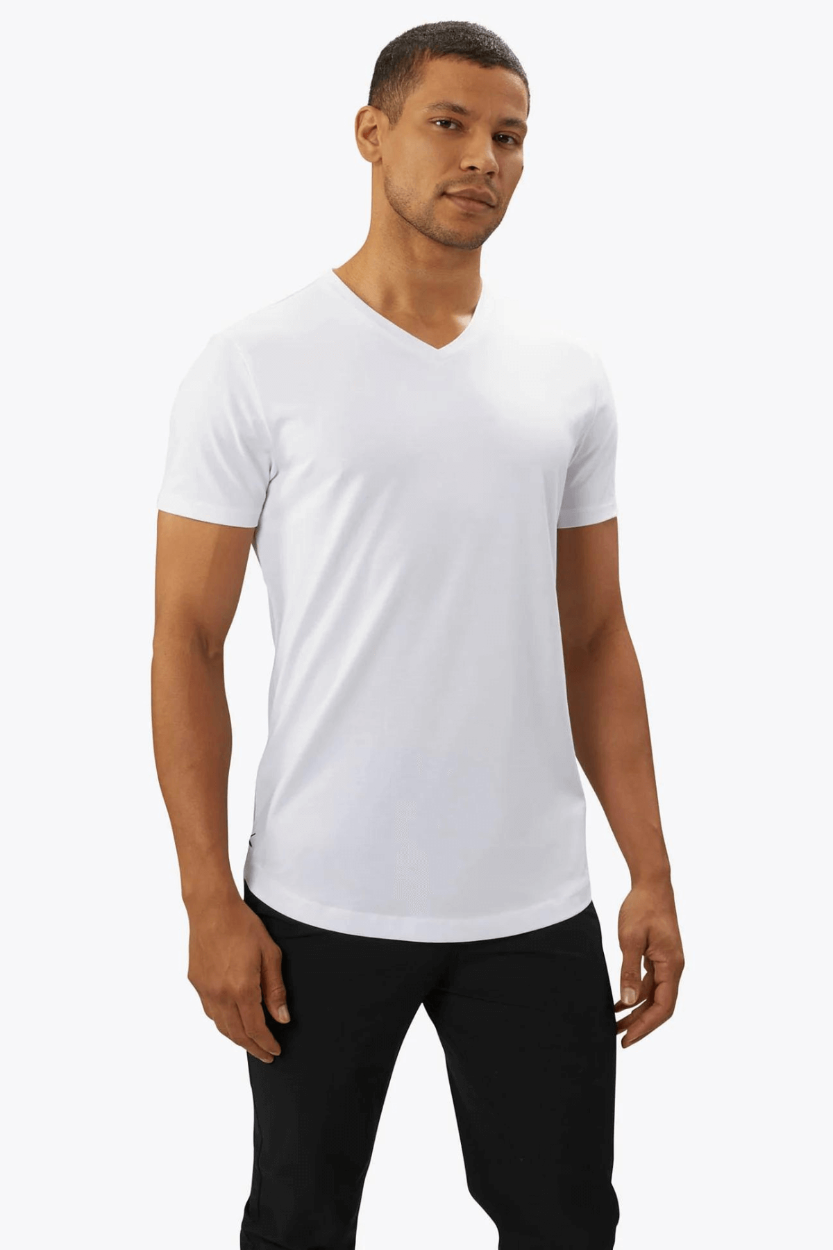 Cuts AO V Neck Curve Hem Tee White