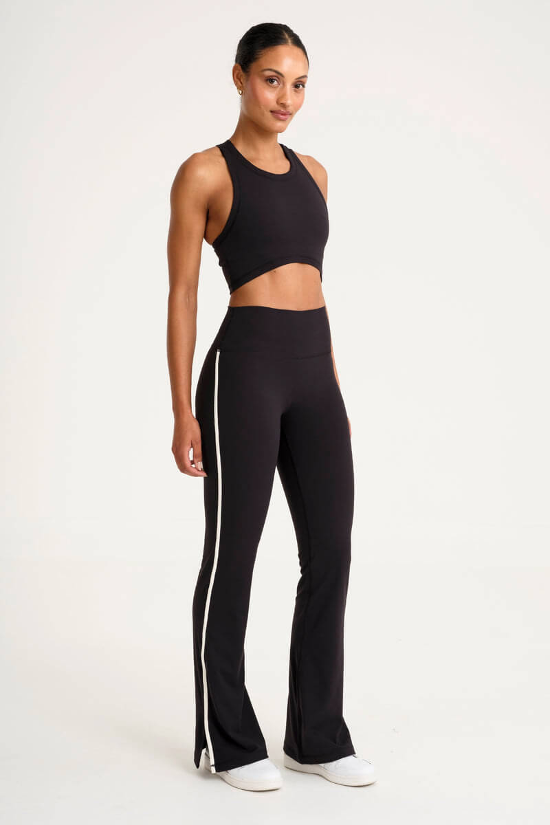 ALLFENIX Cloudcore Contrast Flare Legging in black