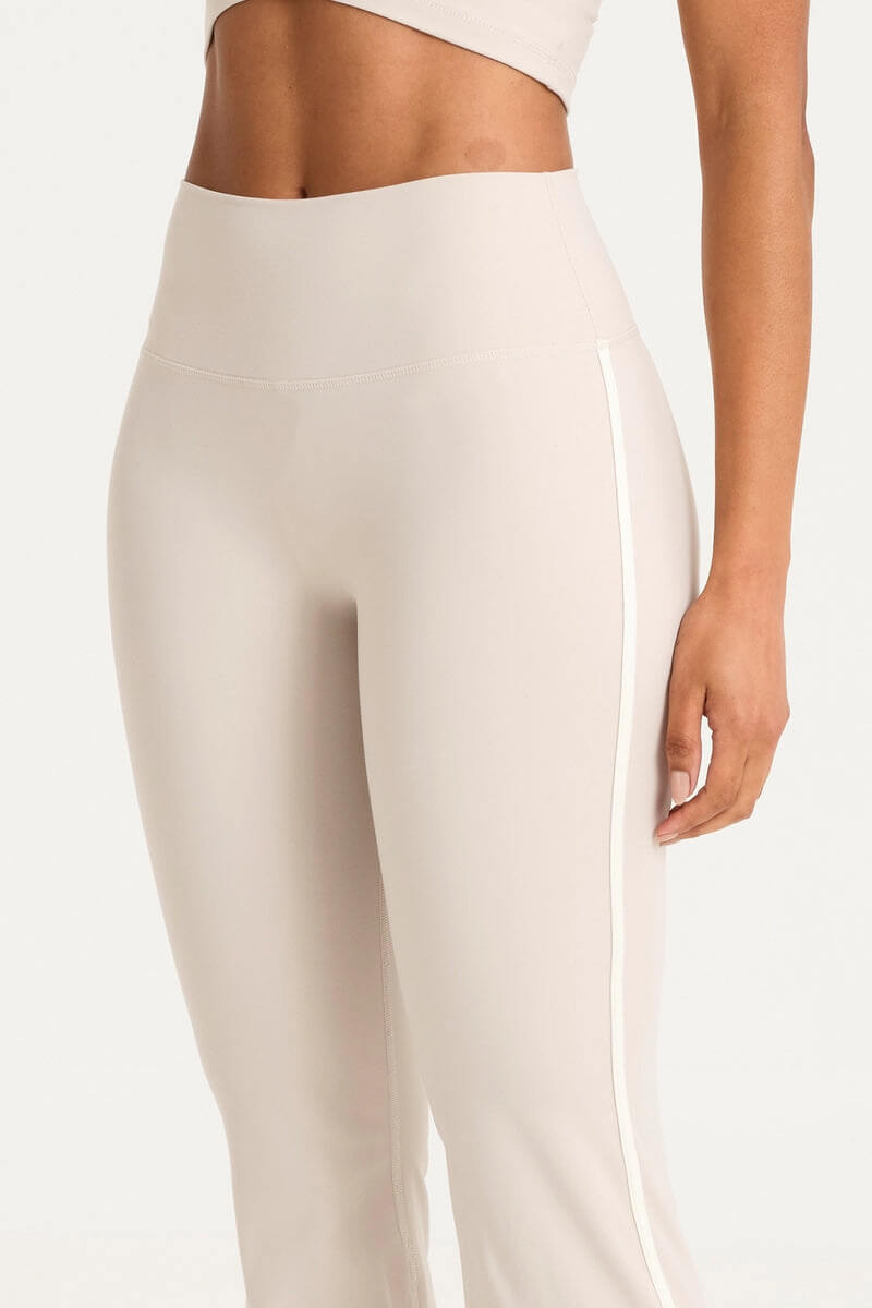 ALLFENIX Cloudcore Contrast Flare Legging in stone