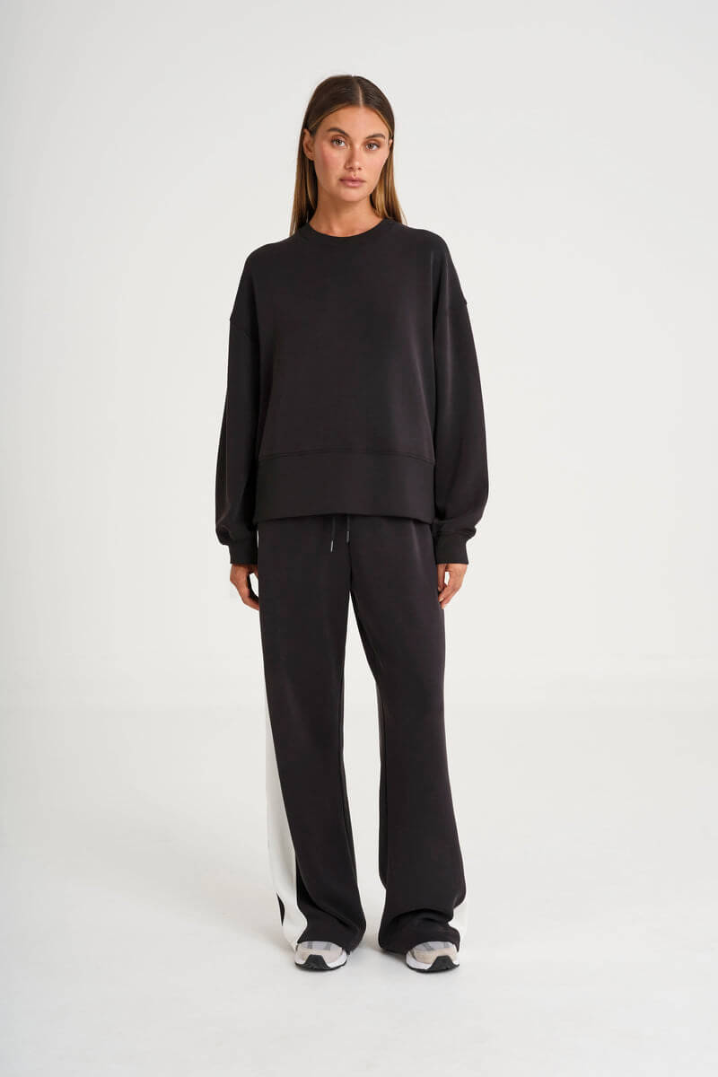 ALLFENIX Soft Luxury Crewneck in black