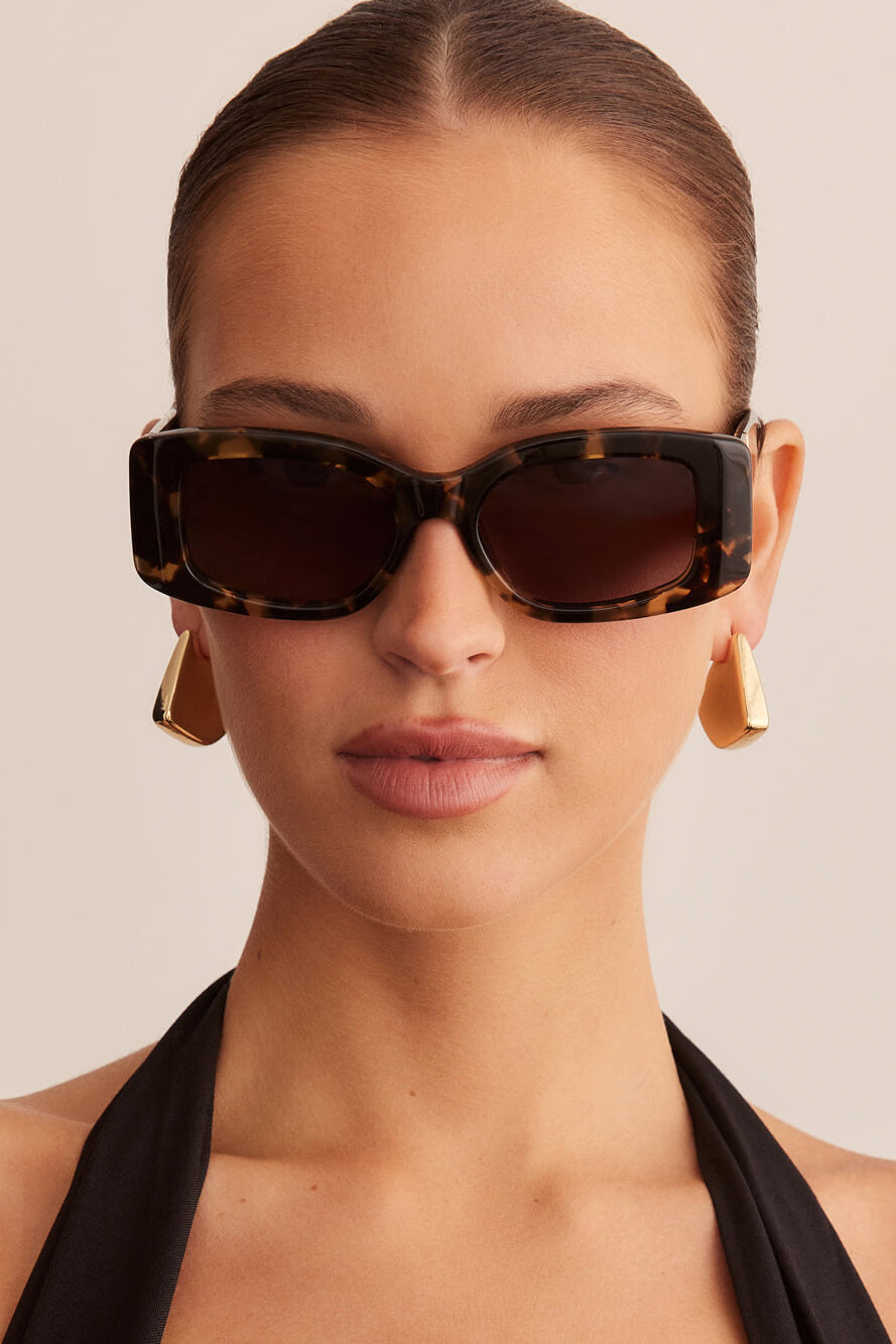 Banbe Margot Sunglasses in toffee tortoise black pecan