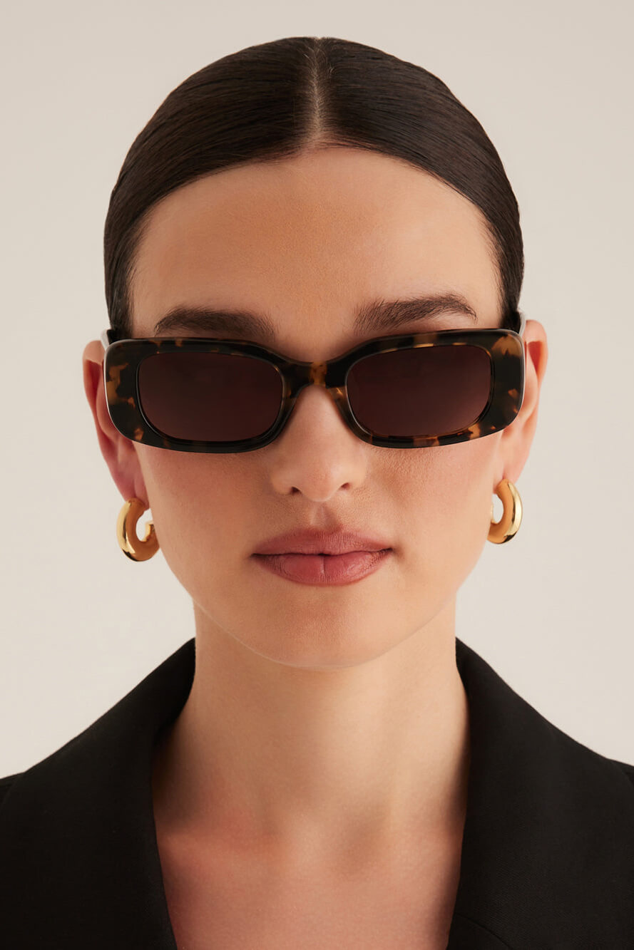Banbe Tash Sunglasses in toffee tortoise black and pecan