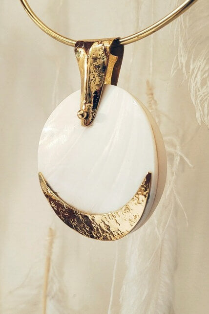 Bisjoux seashell mop pendant