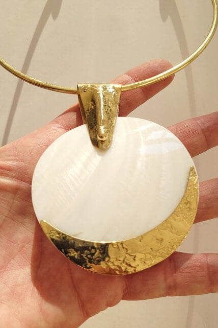 Bisjoux seashell mop pendant