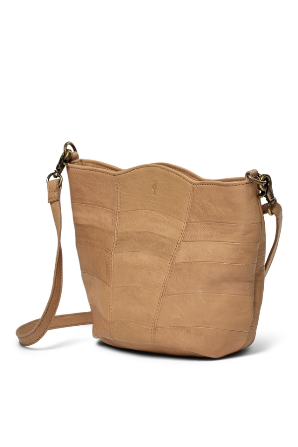 Day & Mood Day Tia Shell crossbody in camel