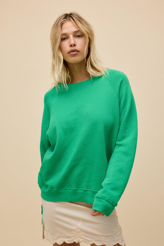 Daydreamer Solid Raglan Sweatshirt in lucky green