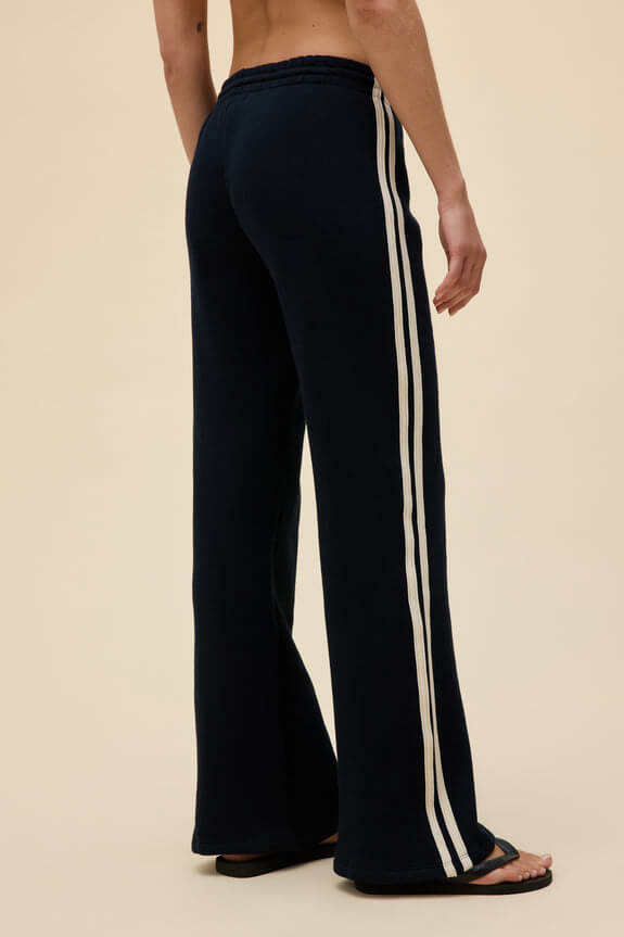 Daydreamer Solid Track Pant in black onyx