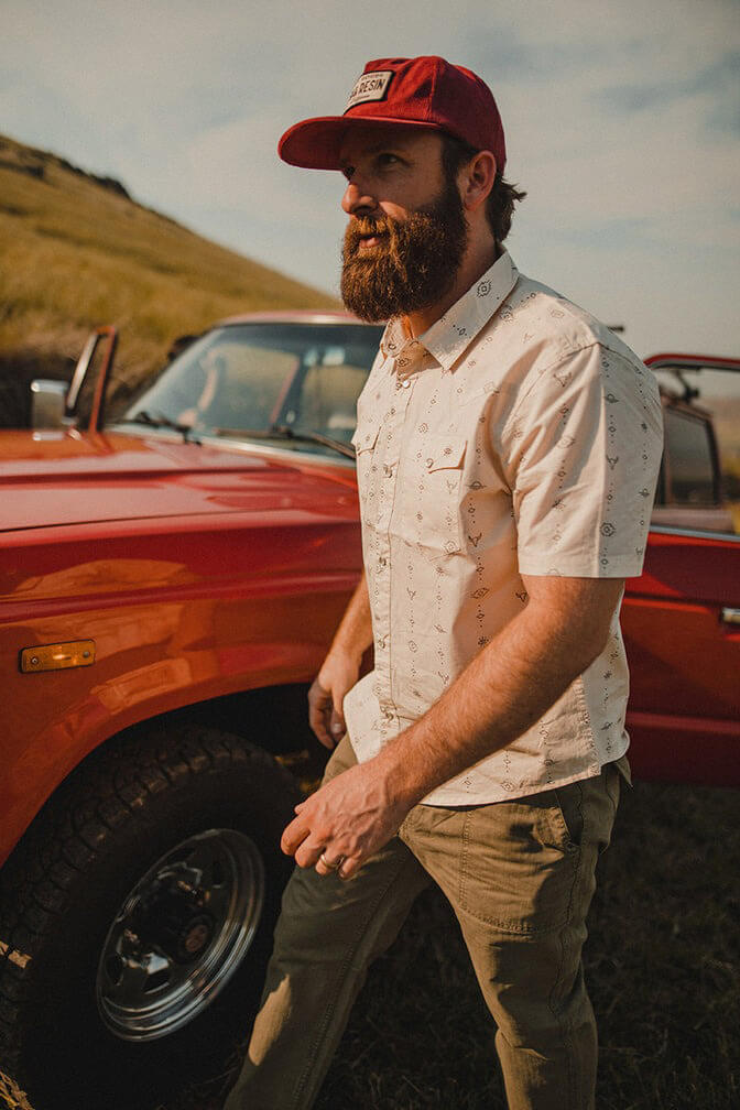 Iron & Resin Bull Shirt in natural