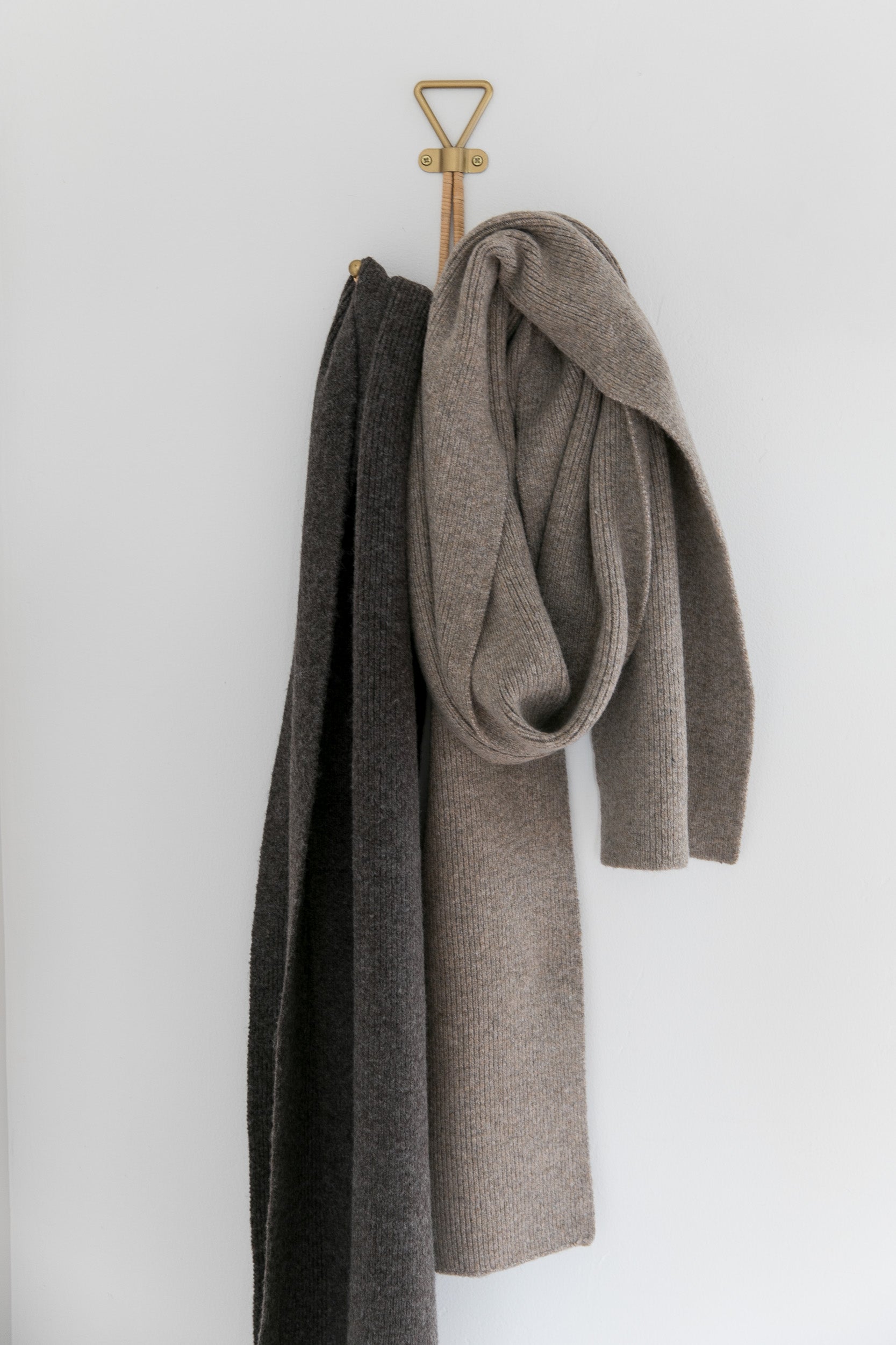 Toasty Rib Scarf chocolate and taupe