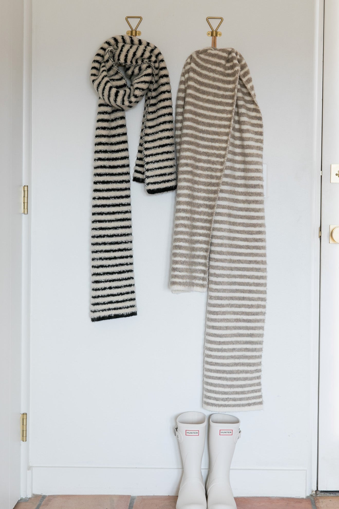 Toasty Rib Scarf striped black and taupe