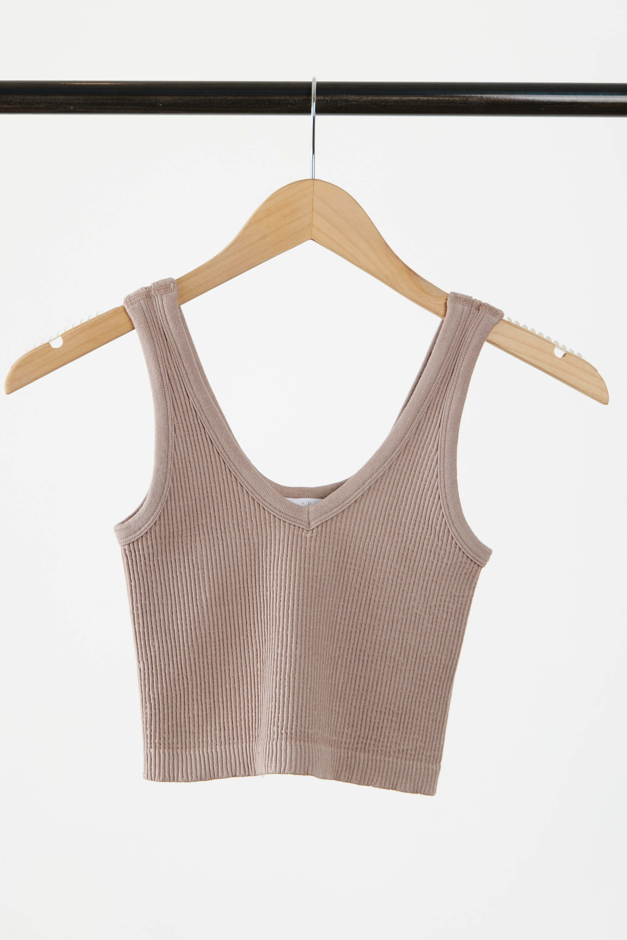 Kariella's women's perfect v crop tank toast