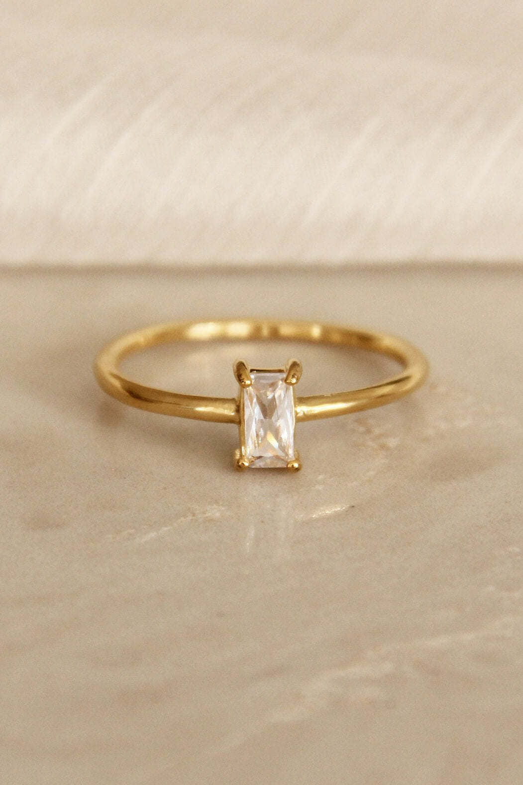 Maive baguette ring