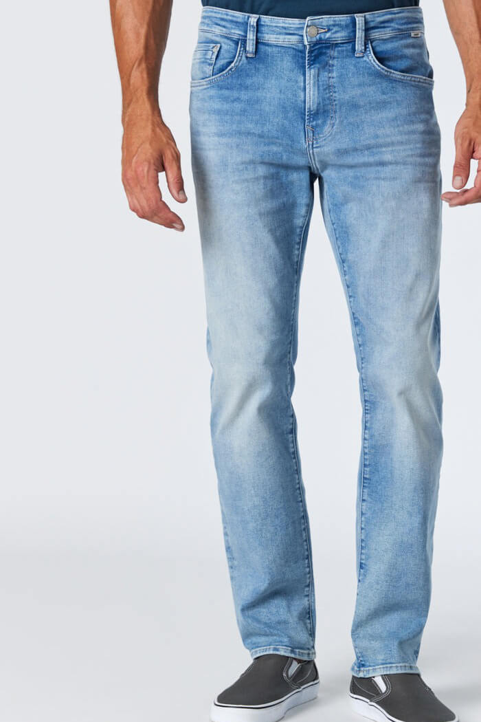 Mavi Jeans Zach straight leg in light foggy feather blue