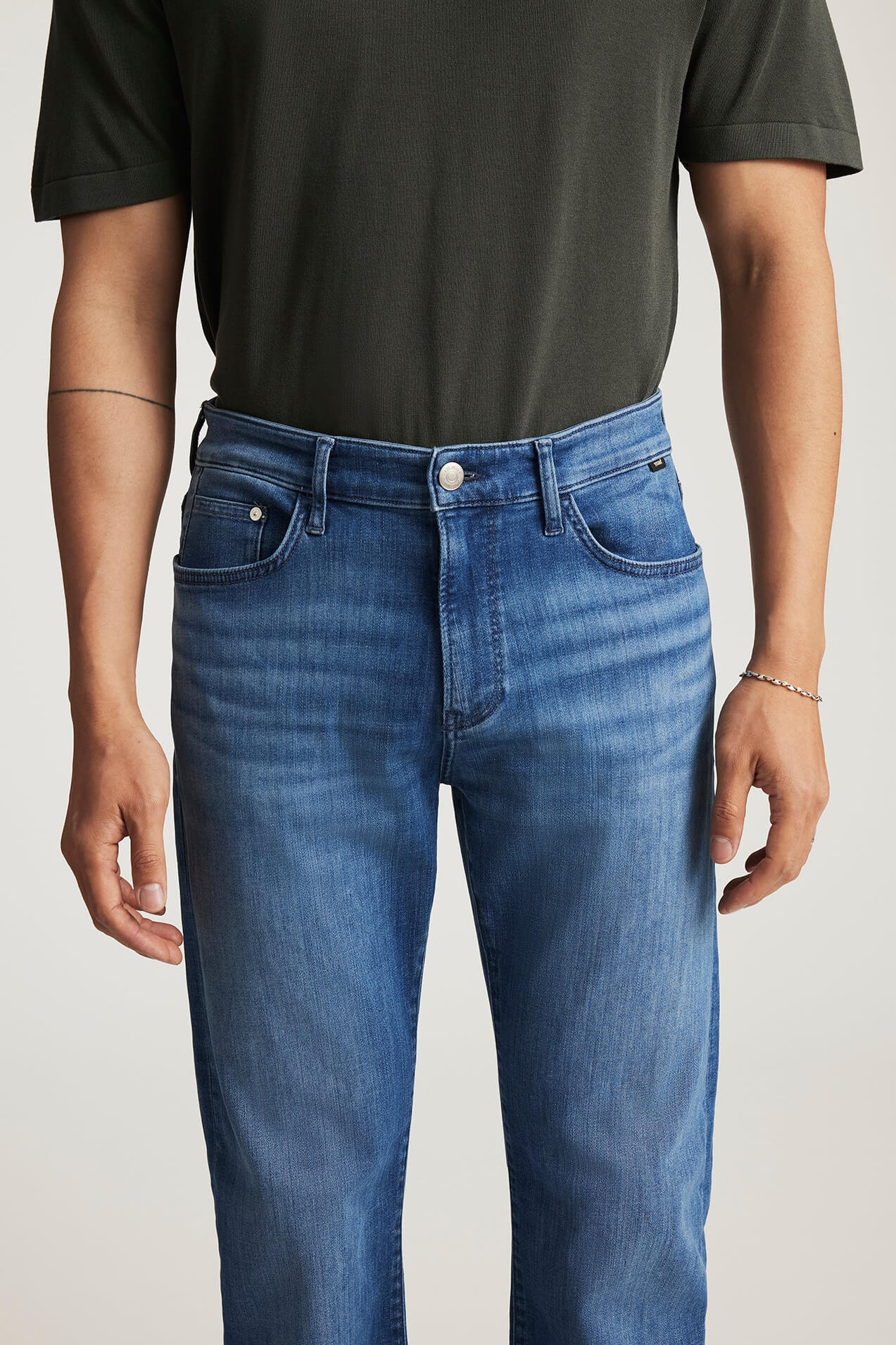 Mavi Jeans Zach Straight leg in mid brushed feather blue