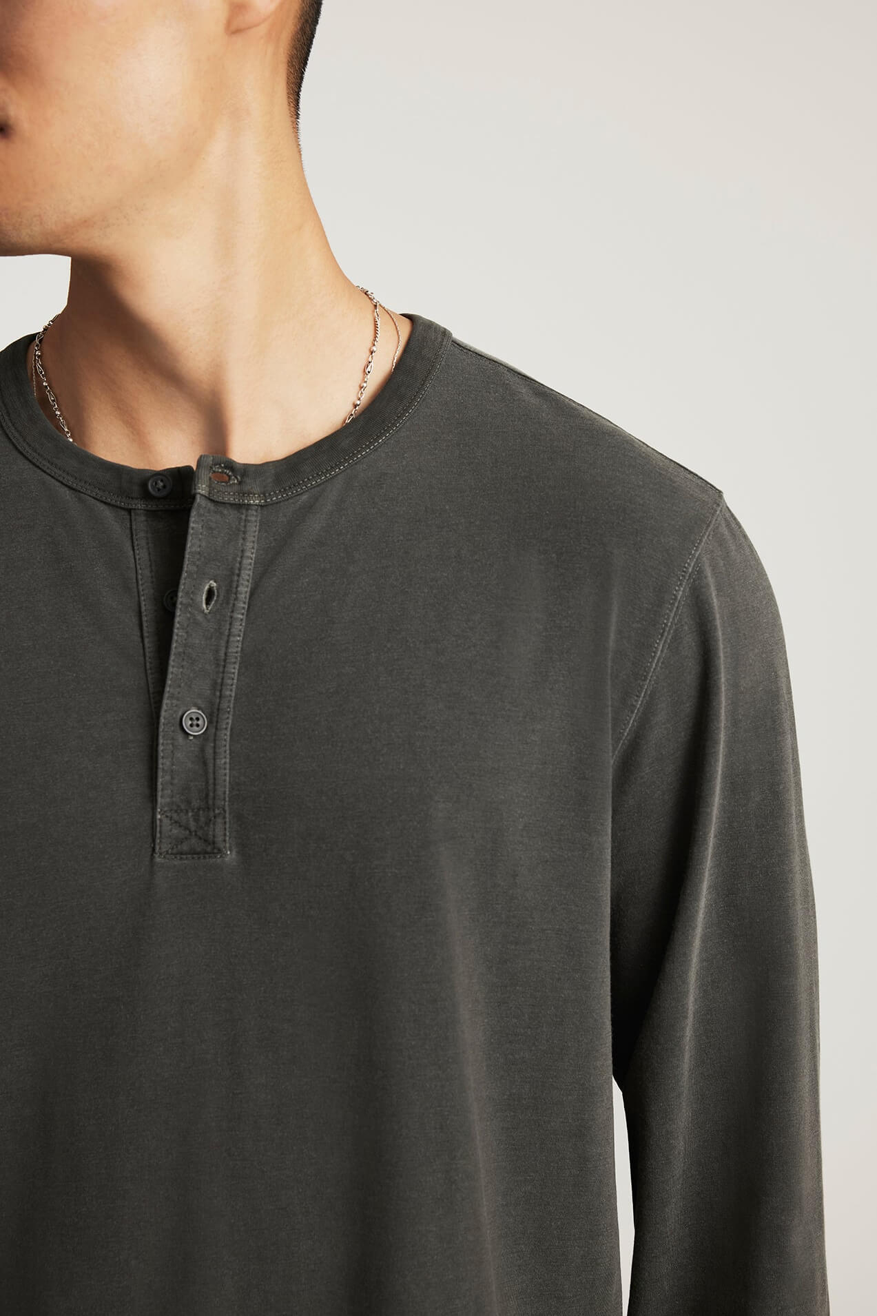 Mavi Long Sleeve Henley in pirate black