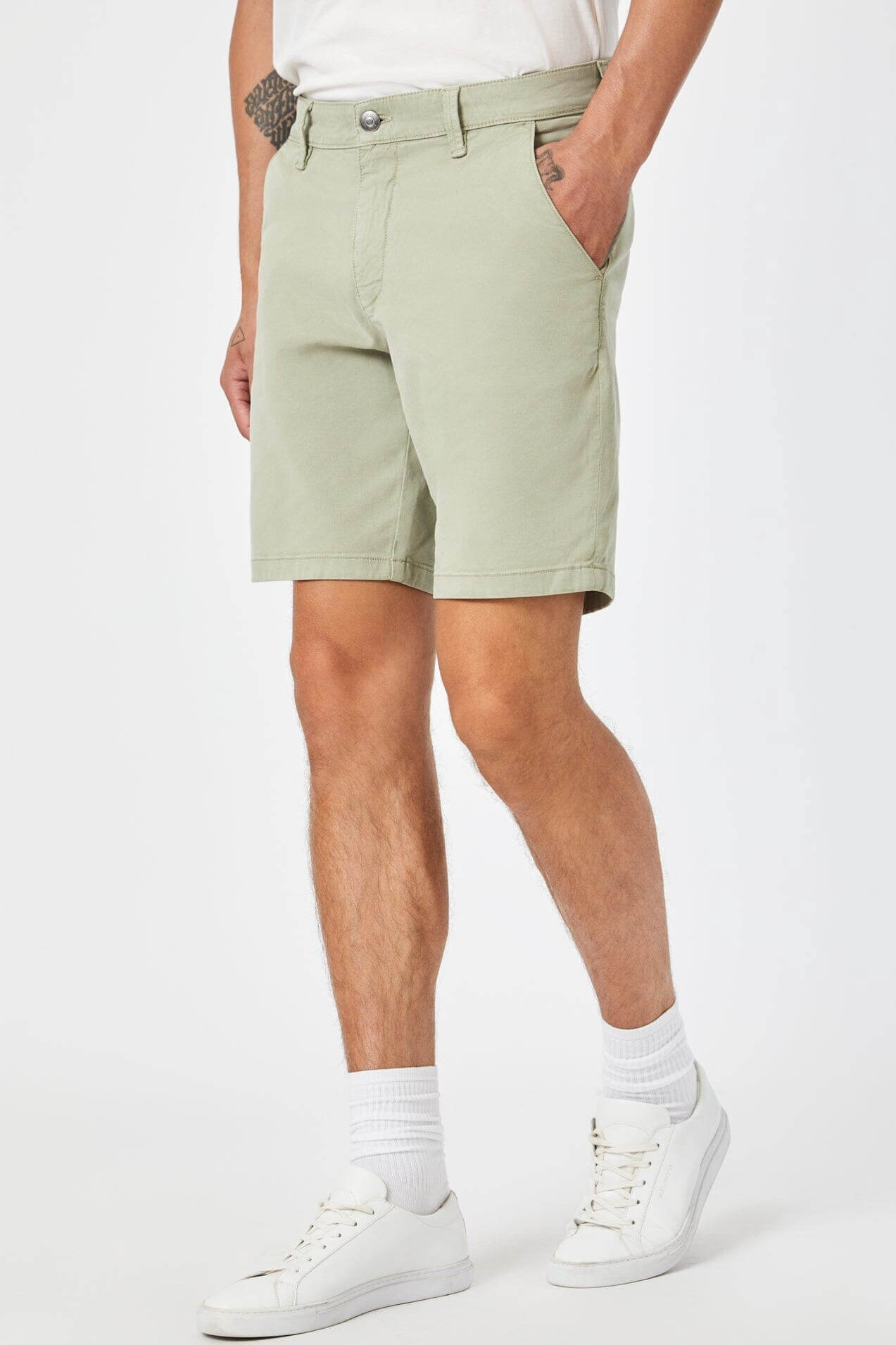 Mavi Jeans Noah 9" inseam short in sea grass luxe twill