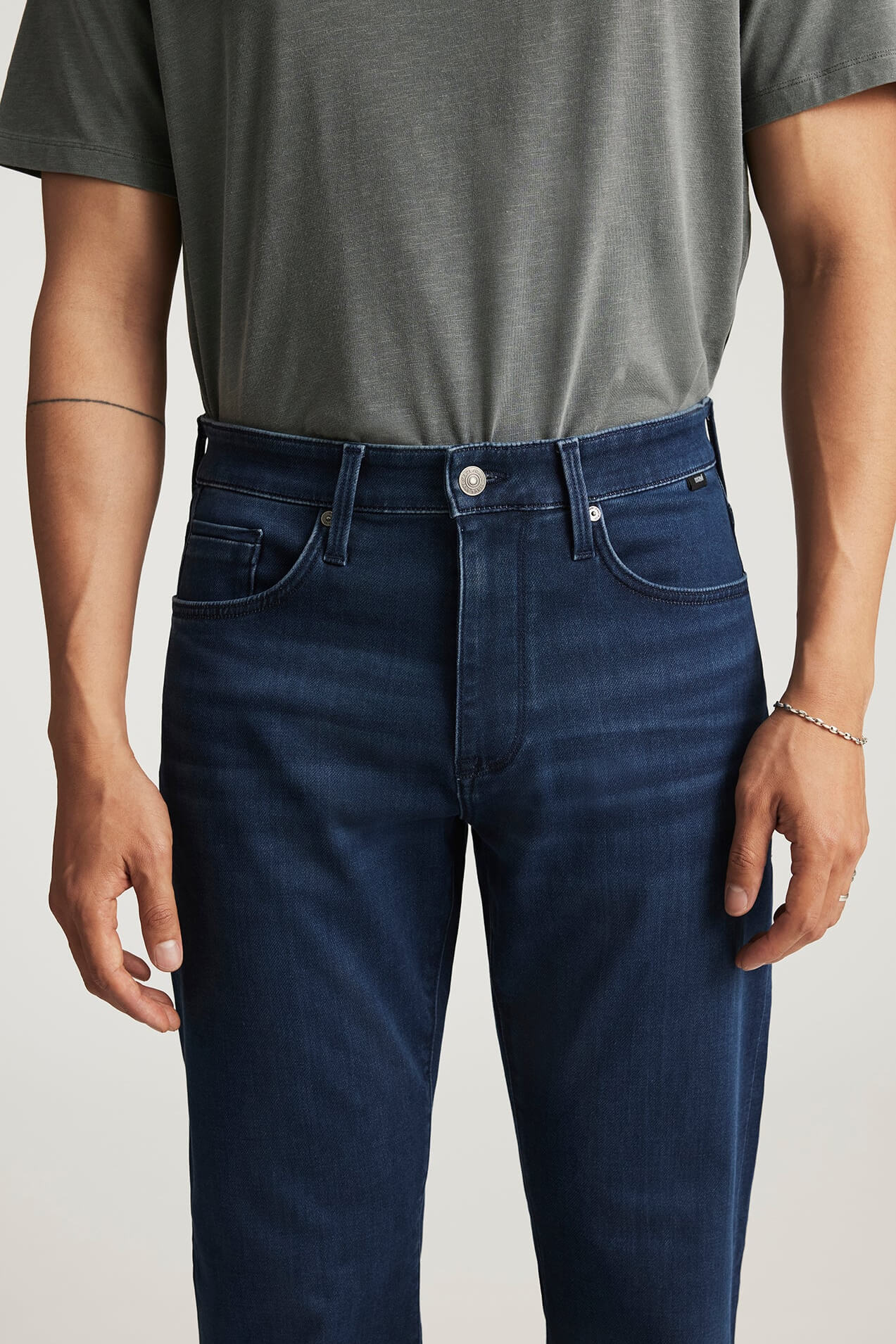 Mavi Zach Straight Leg in dark athletic