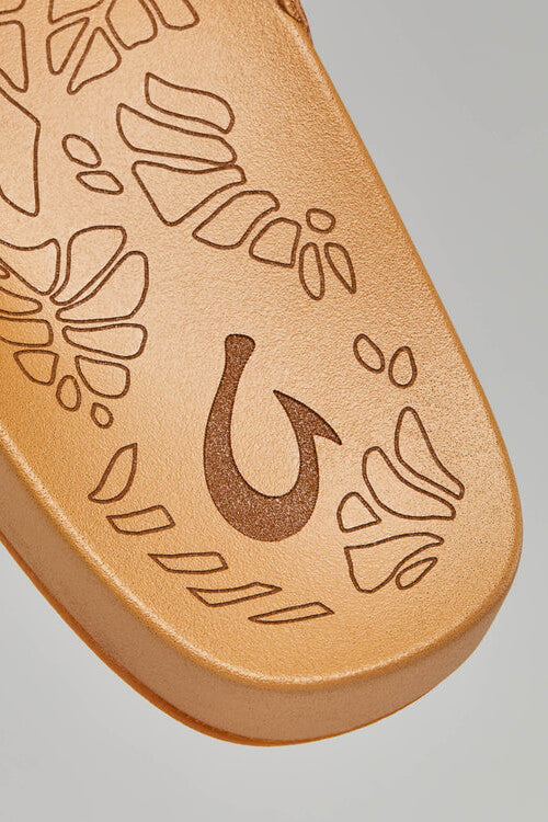 OluKai Kipea Olu Leather Sandal in sahara
