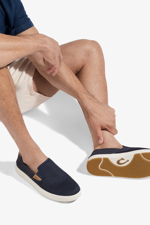 OluKai Laeahi Nui Trench Blue Tan