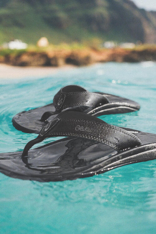 OluKai Ohana Sandal in black