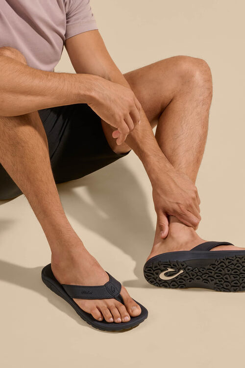 OluKai Ohana Sandal in black