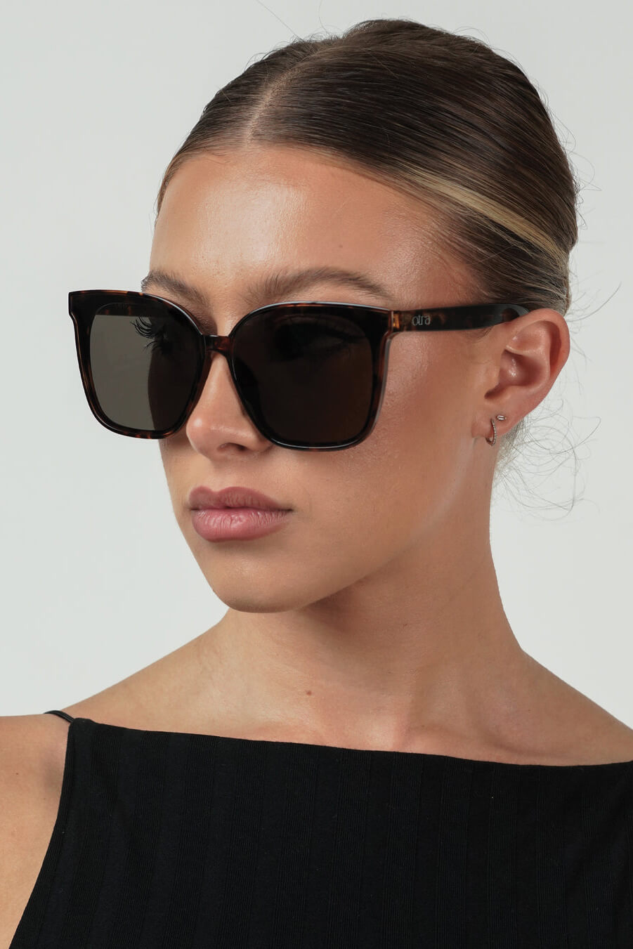 Otra Eyewear betty sunglasses in tortoise