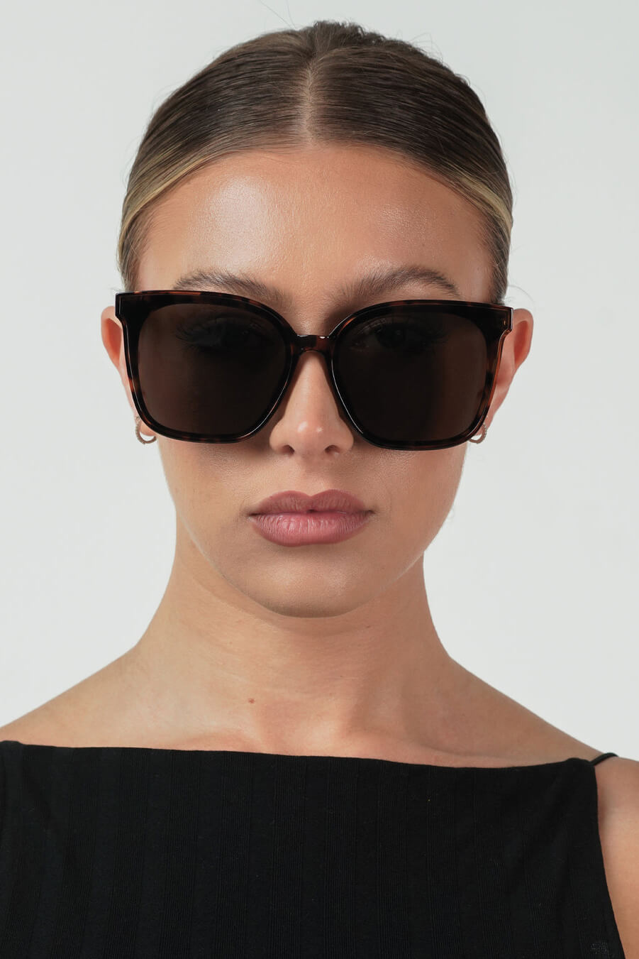 Otra Eyewear betty sunglasses in tortoise