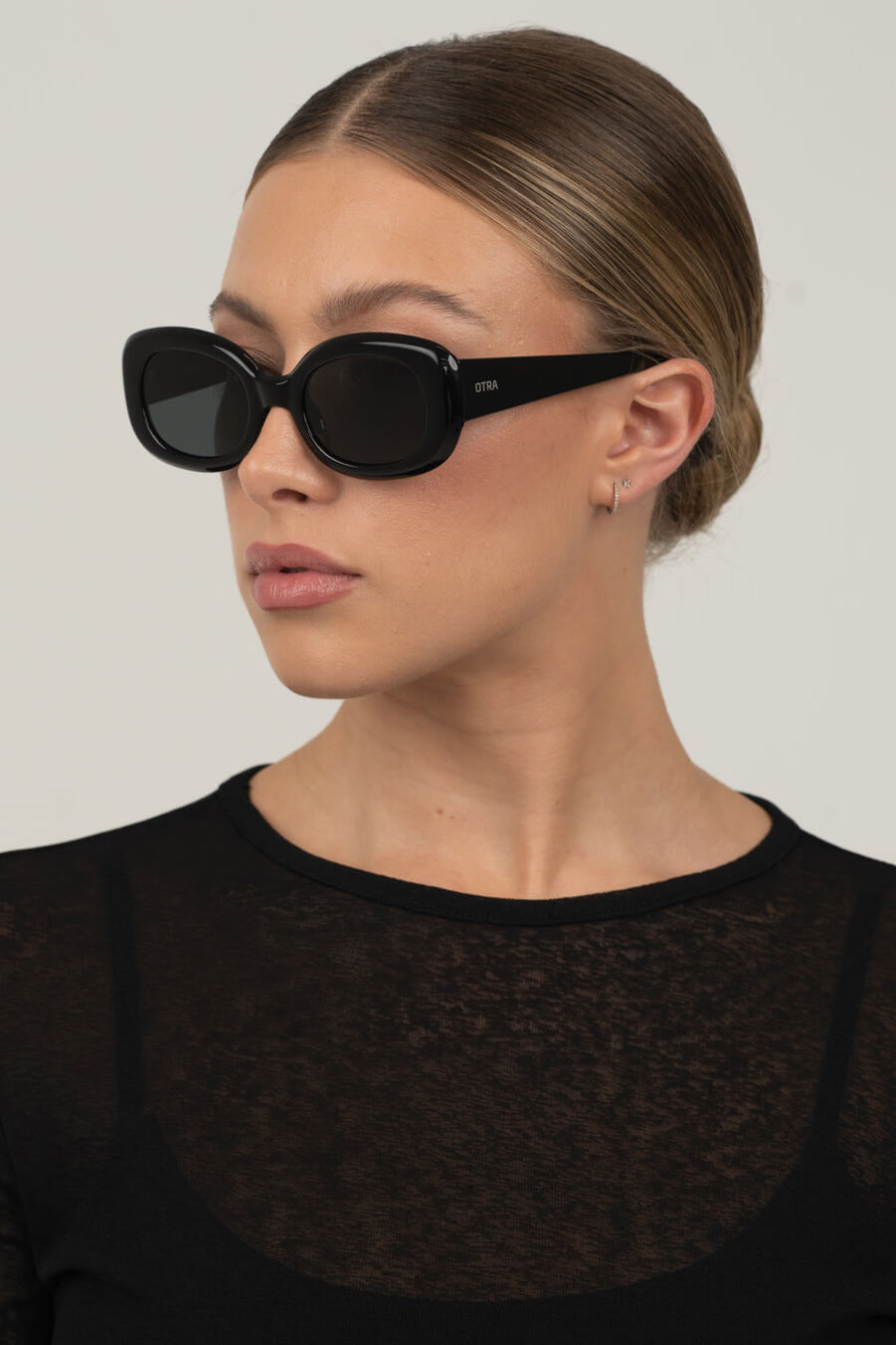 Otra Eyewear Viv sunglasses in black