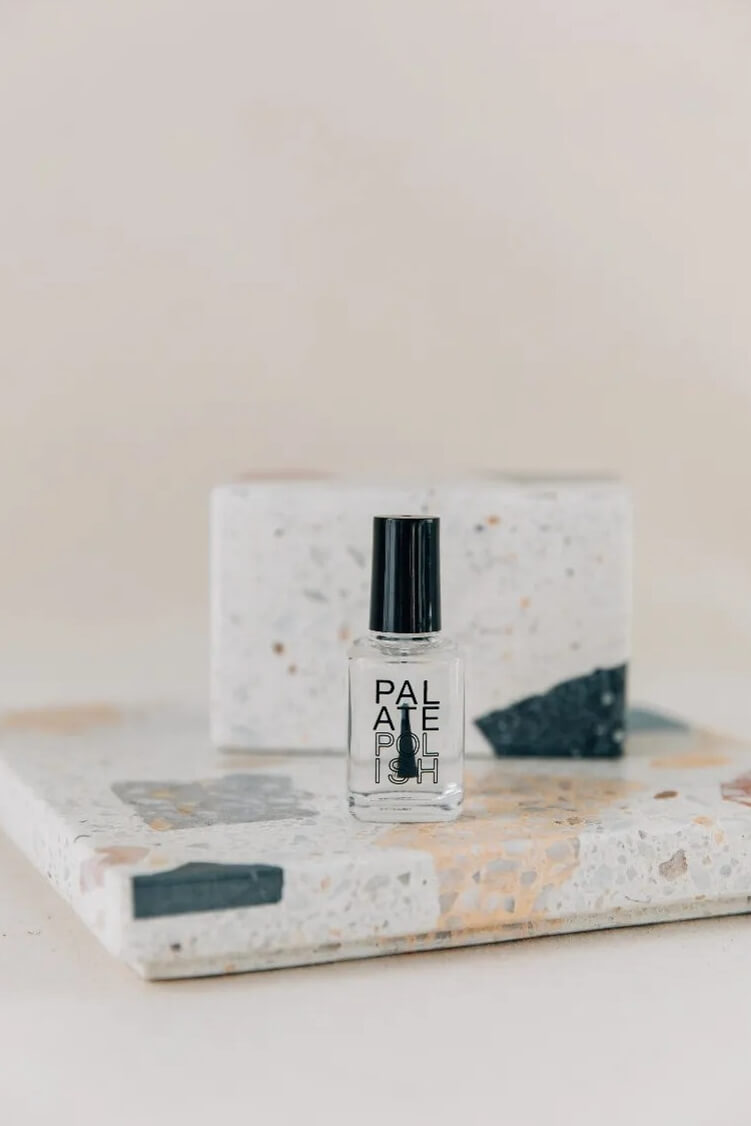 Palate nail polish in glaze top coat