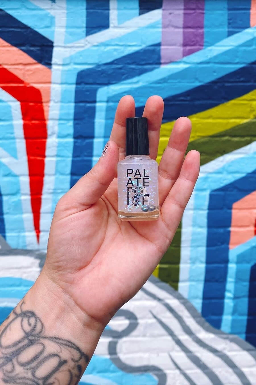 Palate nail polish in granita