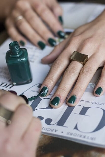 Palate nail polish in nori