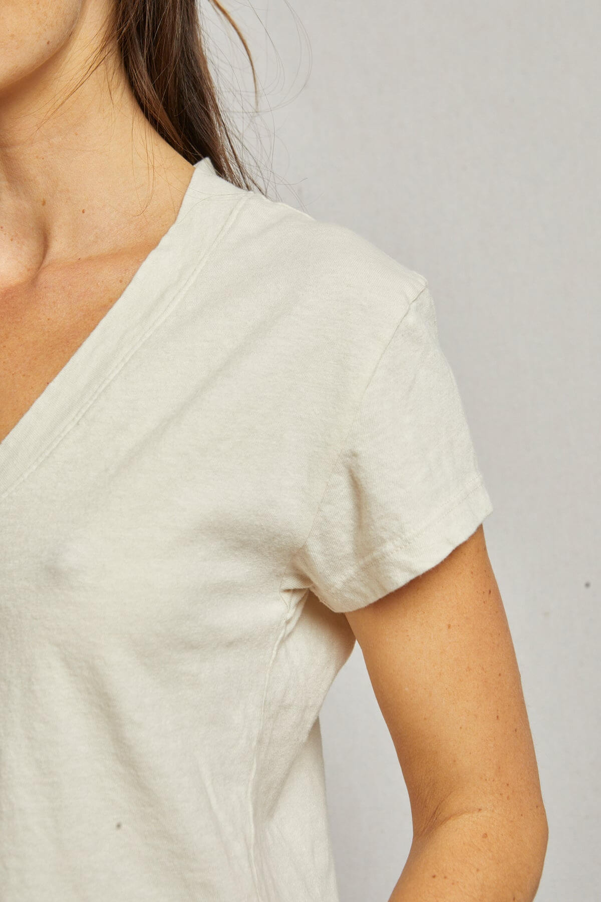 Perfect White Tee alanis cotton v neck in sugar