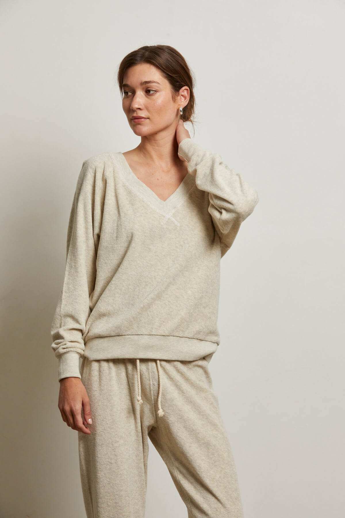 Perfect White Tee Sonny sweatshirt in oatmeal