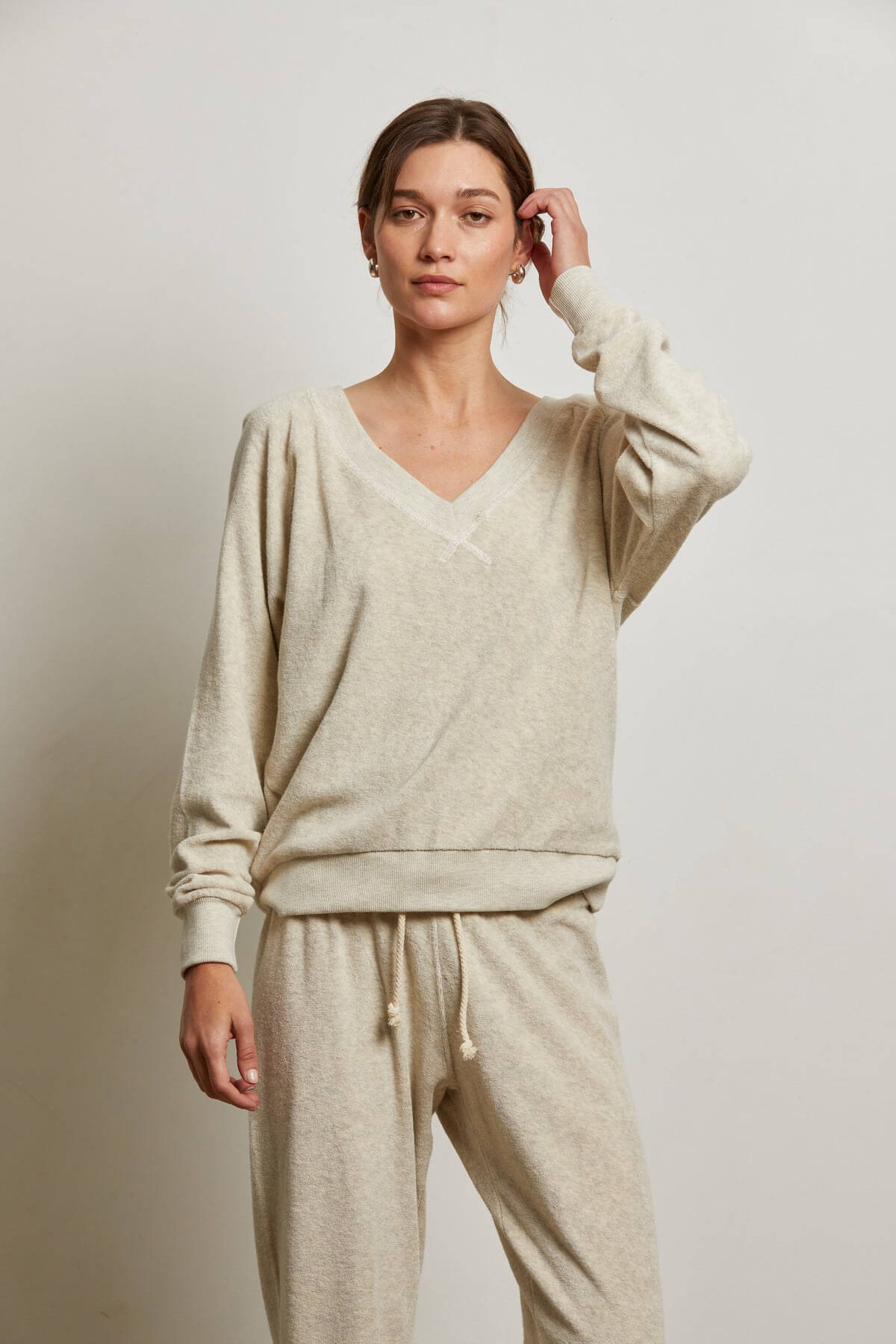 Perfect White Tee Sonny sweatshirt in oatmeal