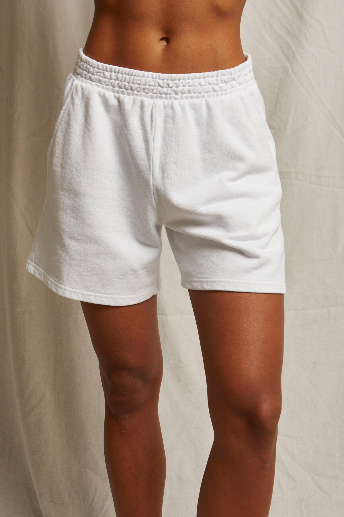 Perfect White Tee Bari short in white