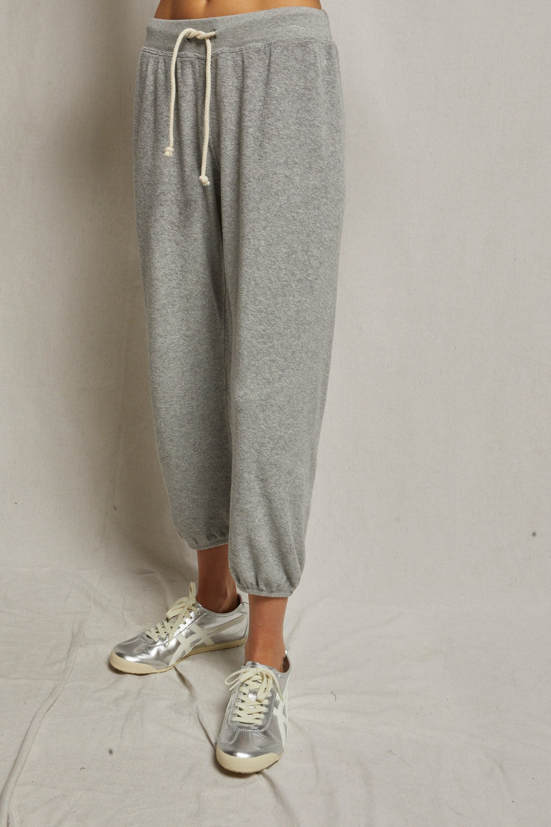 Perfect White Tee gogo terry jogger in heather grey