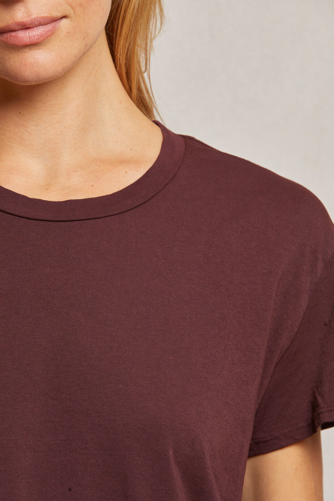 Perfect White Tee harley boxy crew in blackberry