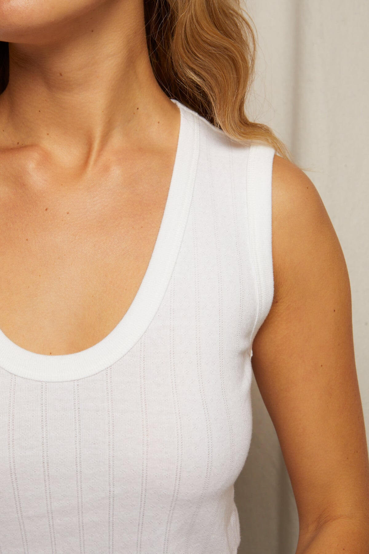 Perfect White Tee Jordan pointelletank in white