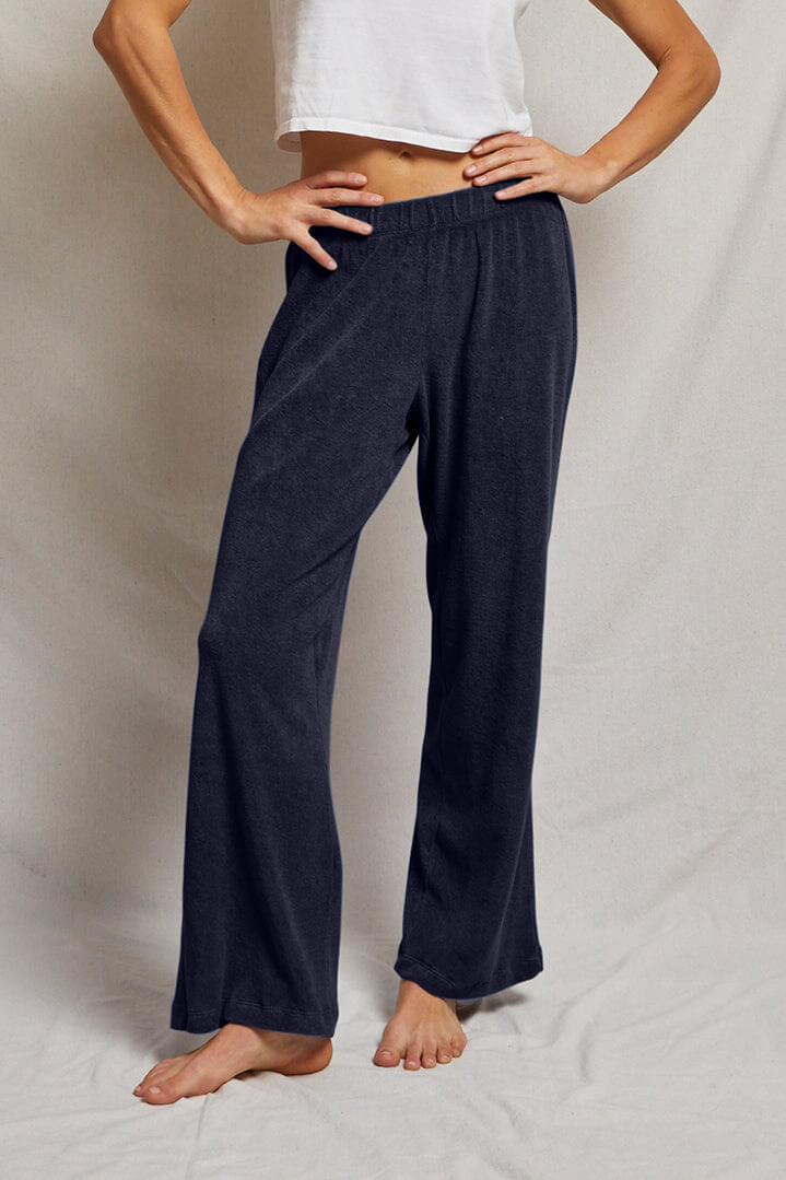 Perfect White Tee Katie Sweatpant in navy