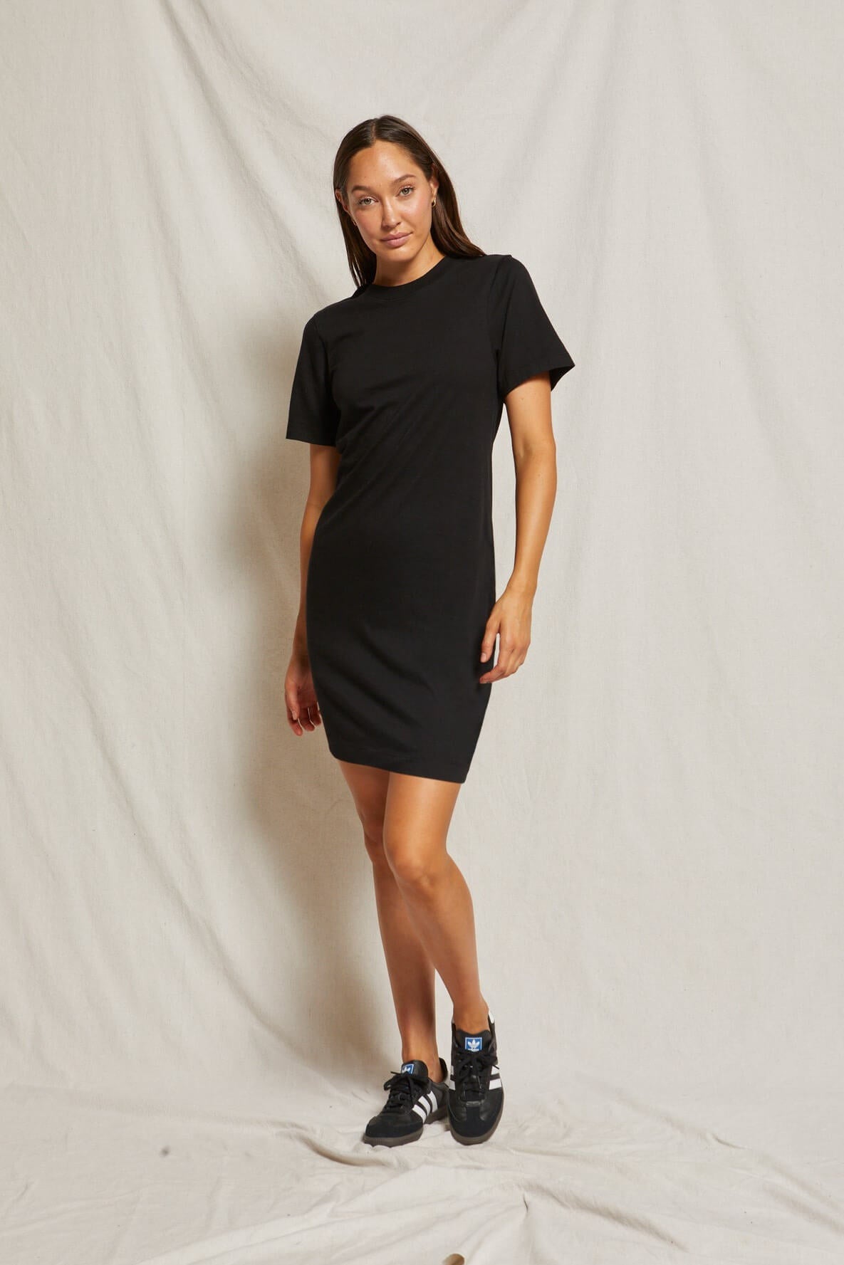 Perfect White Tee Tiegan dress in black