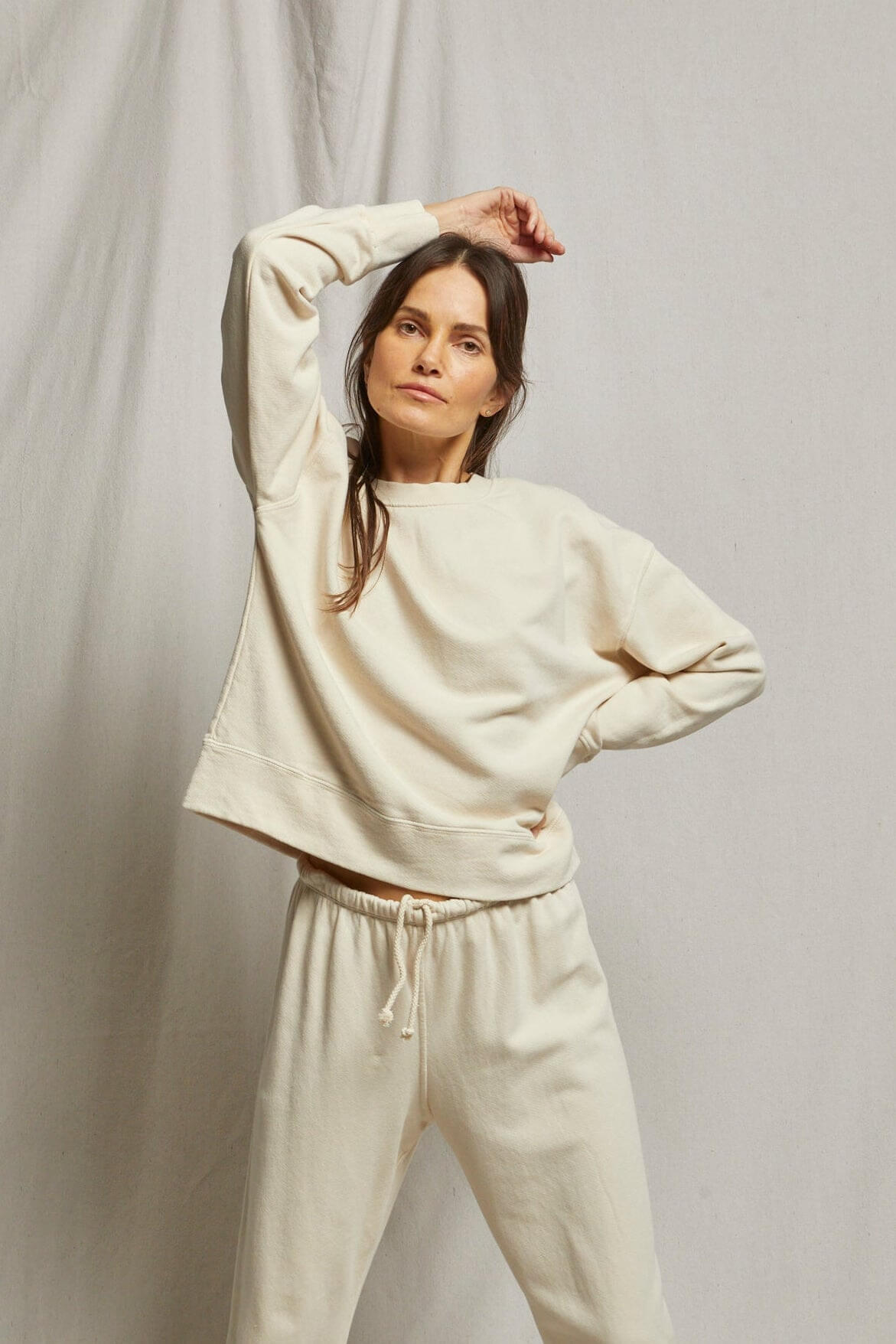 Perfect White Tee Tyler sweatshirt in sugar