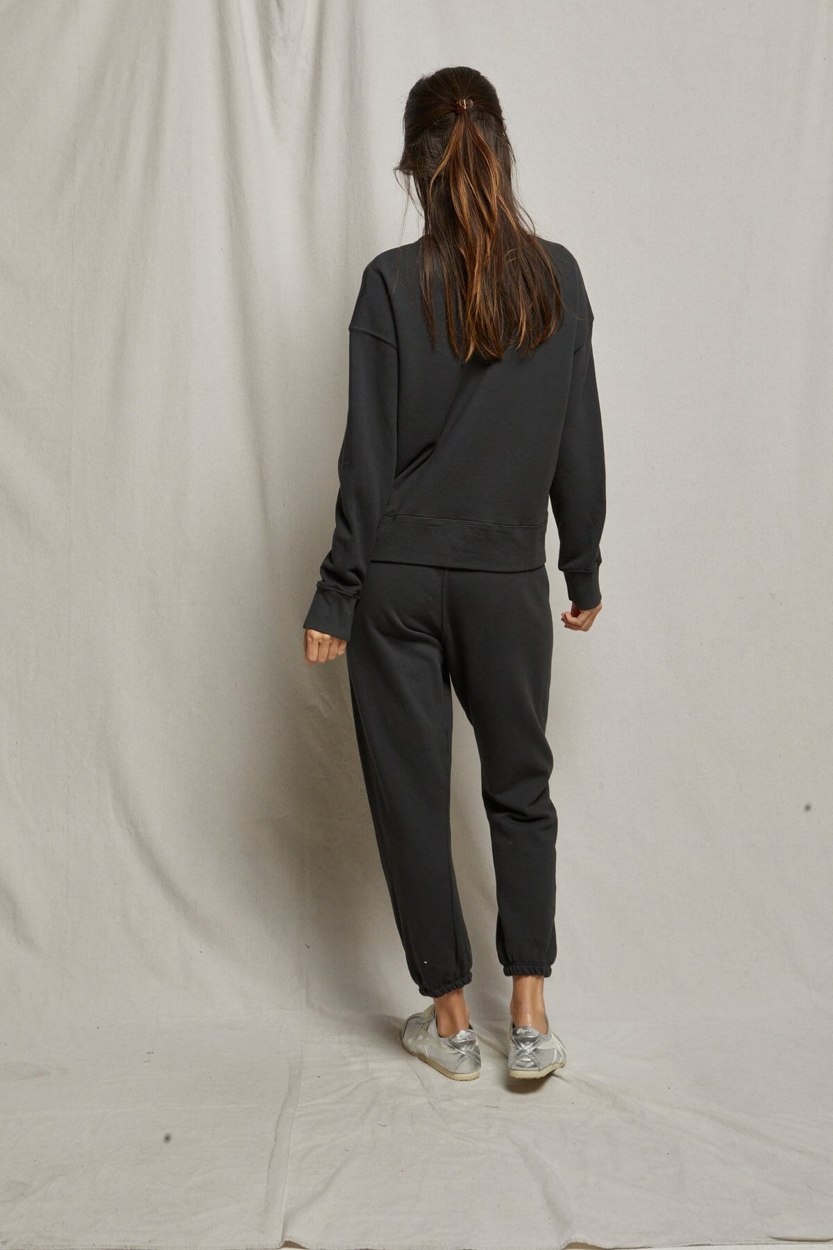 Perfect White Tee Tyler Sweatshirt in vintage black