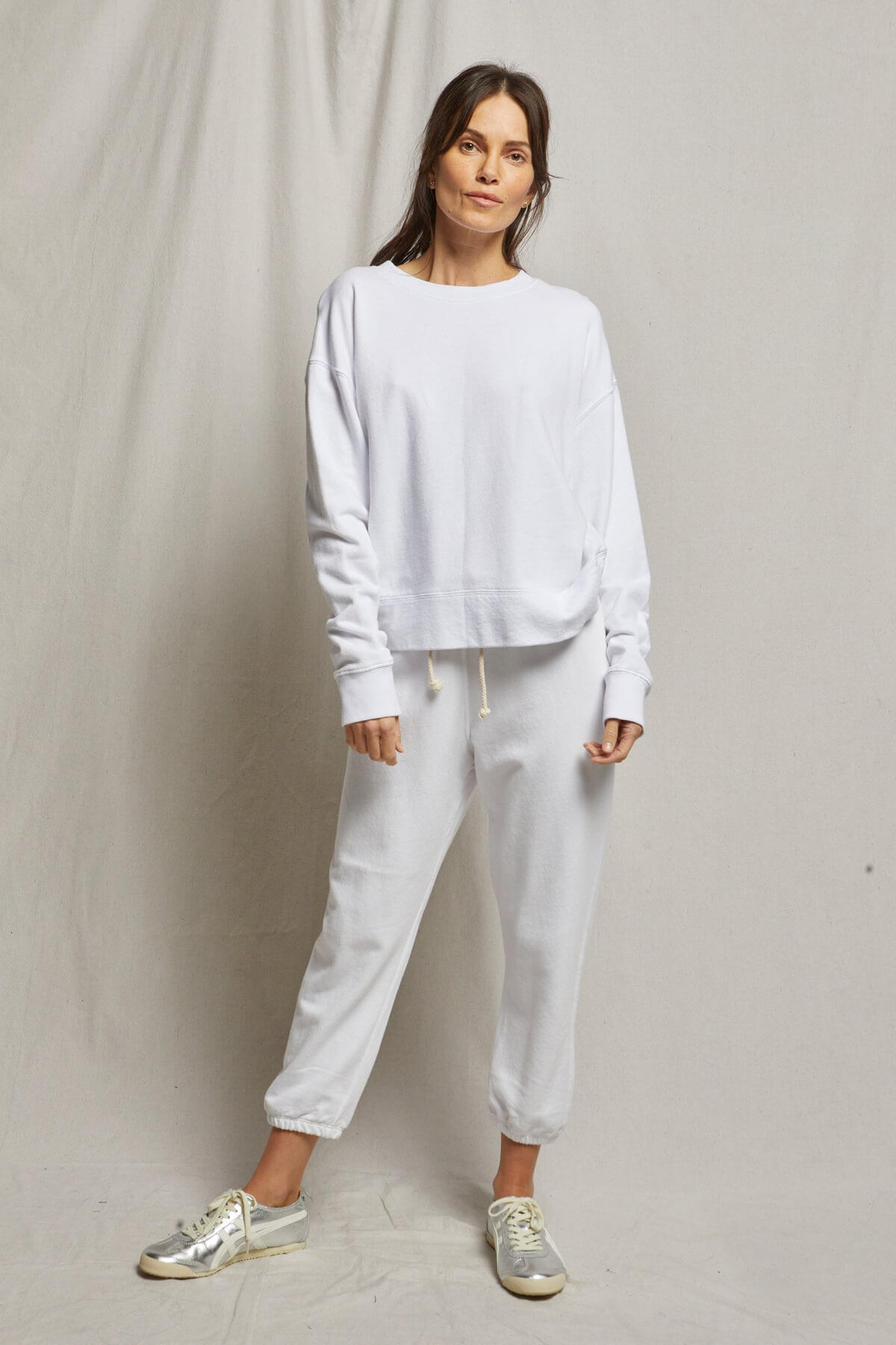 Perfect White Tee Tyler Sweatshirt in white