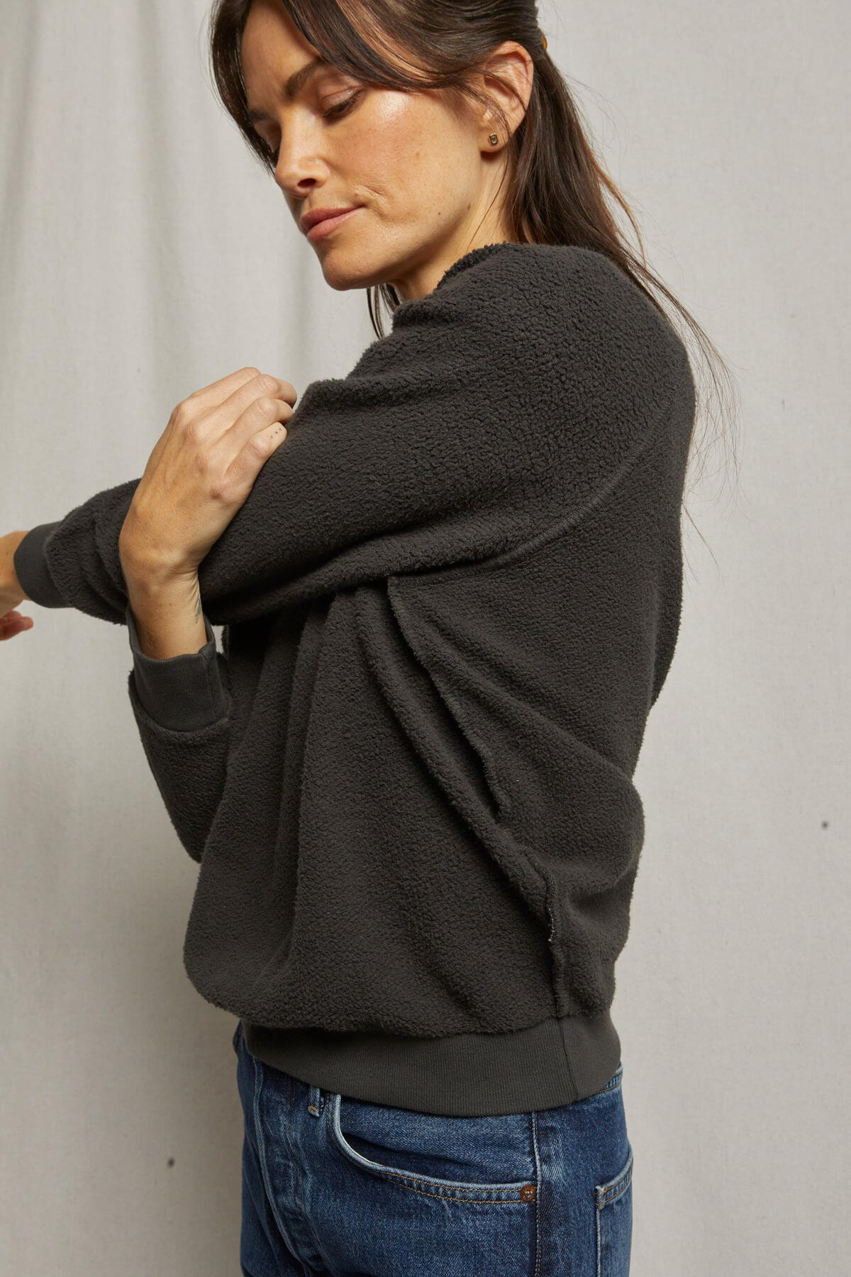 Perfect White Tee Ziggy sweatshirt in vintage black