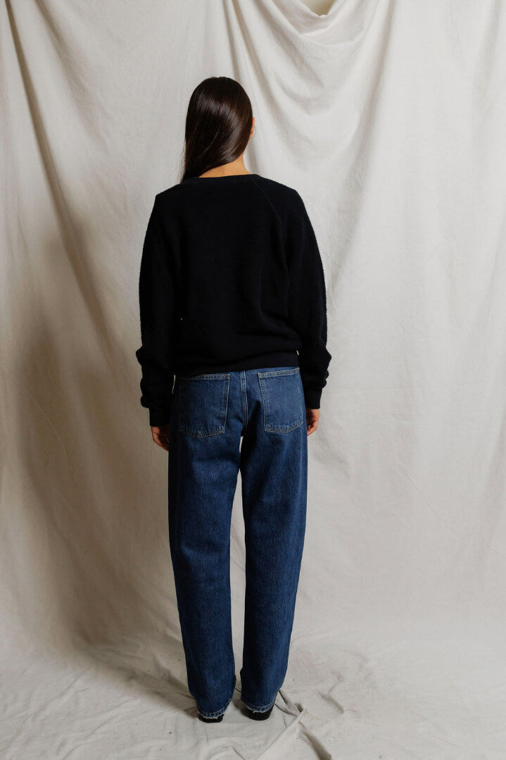 Perfect White Tee Zuri sweatshirt in black