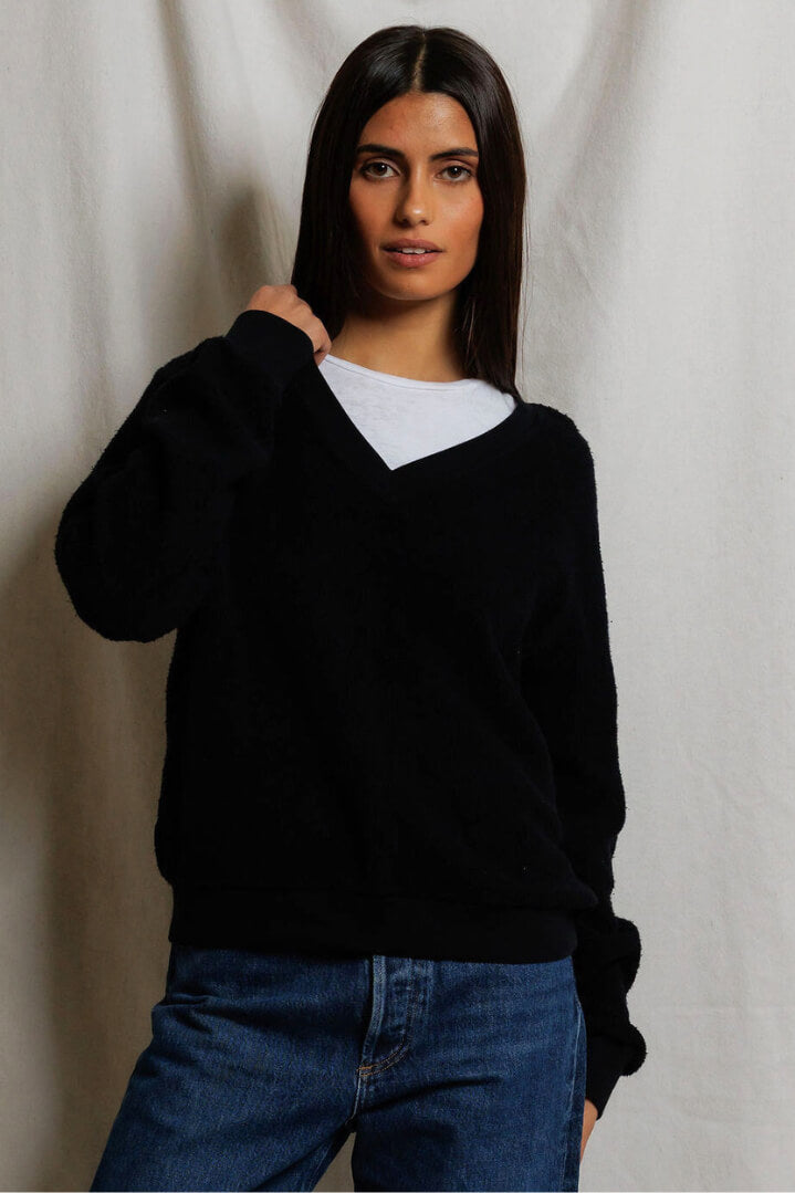 Perfect White Tee Zuri sweatshirt in black