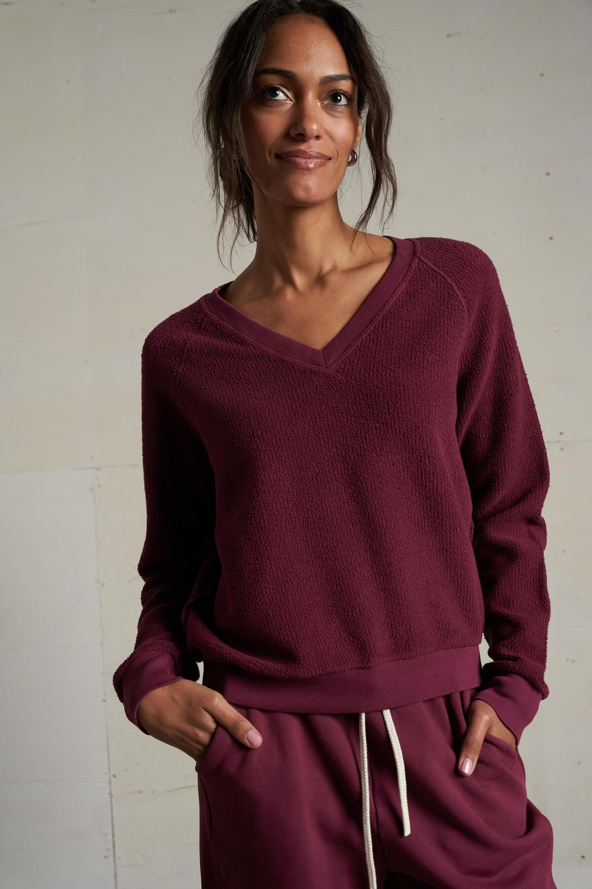 Perfect White Tee Zuri sweatshirt in burgundy
