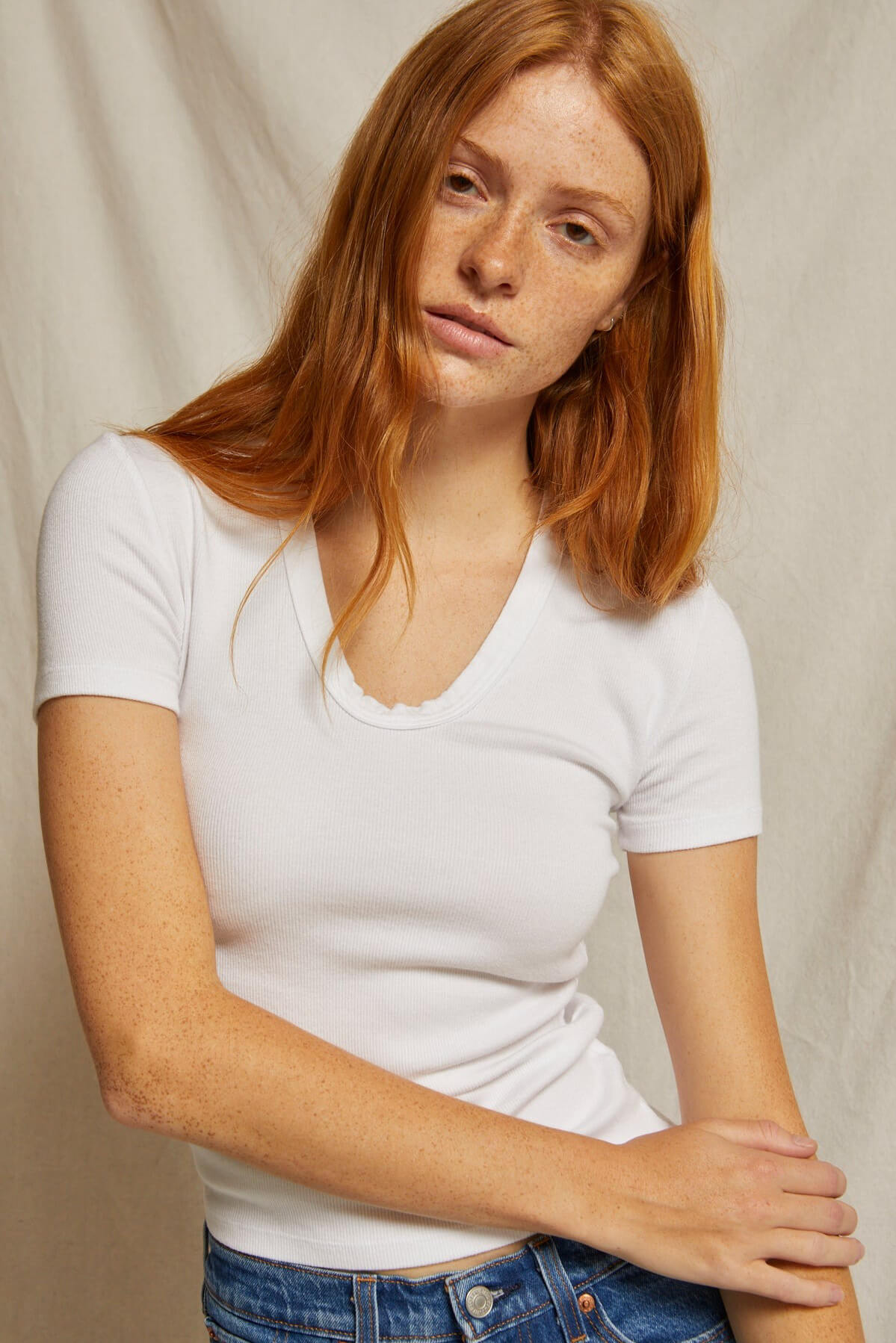 Perfect White Tee avril rib u neck in white