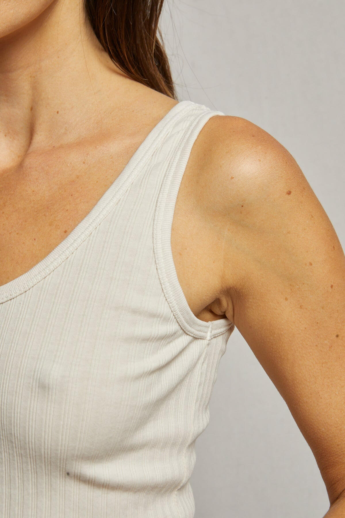 Perfect White Tee Ella rib tank in sugar