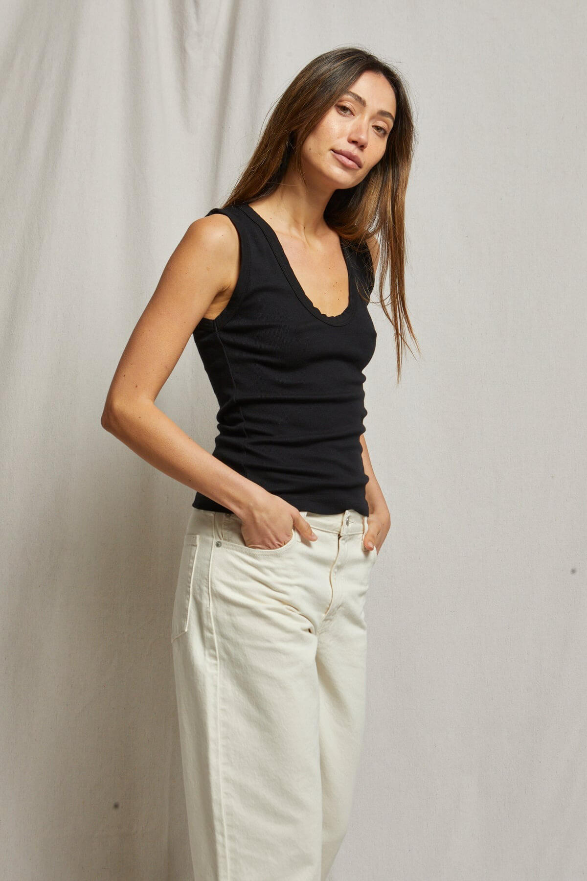 Jordan U Neck Tank - Kariella